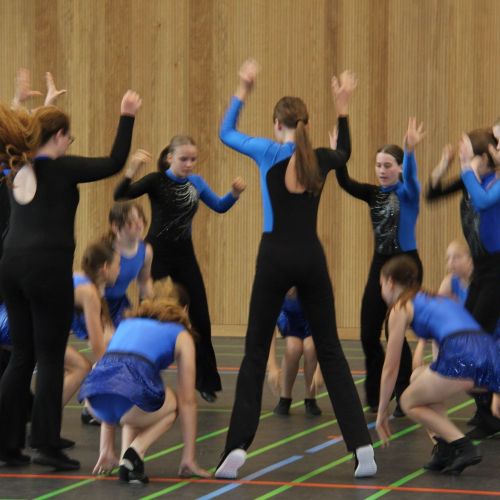 Rockn Roll Gruppe Turnhalleneinweihung