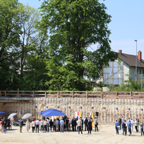 Grundsteinlegung Baugrube AFG
