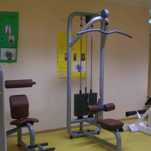 Ger&auml;te im Fitnessraum AFG