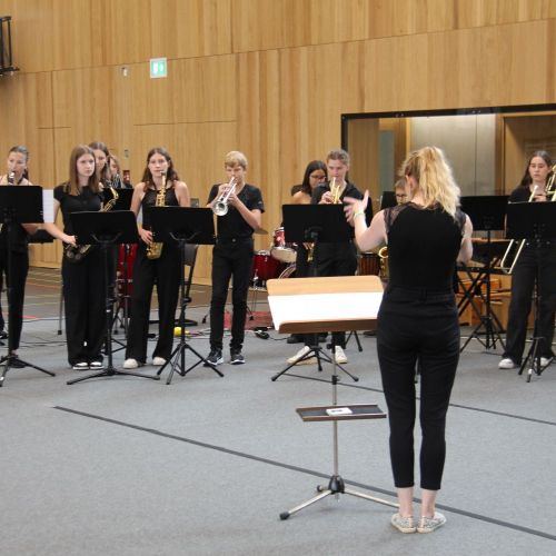 Auftritt Orchester Turnhalleneinweihung